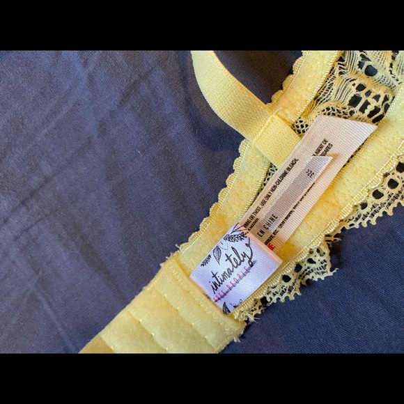 32C Balconette Bra - Picture 3 of 3